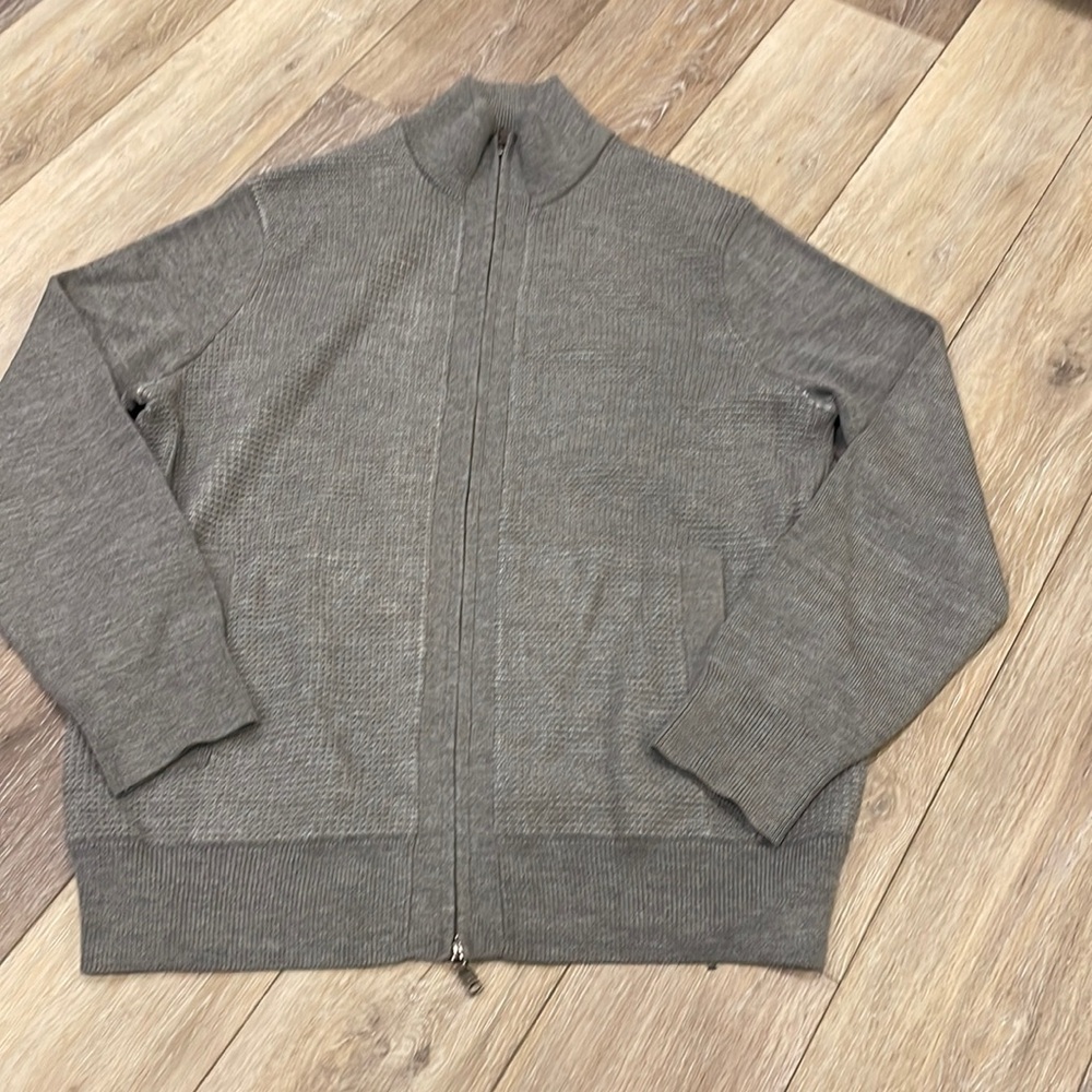 BR Men’s XL zip up sweater